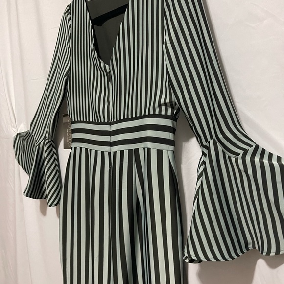 New York and Company “Eva Mendez” Dress - Picture 2 of 13